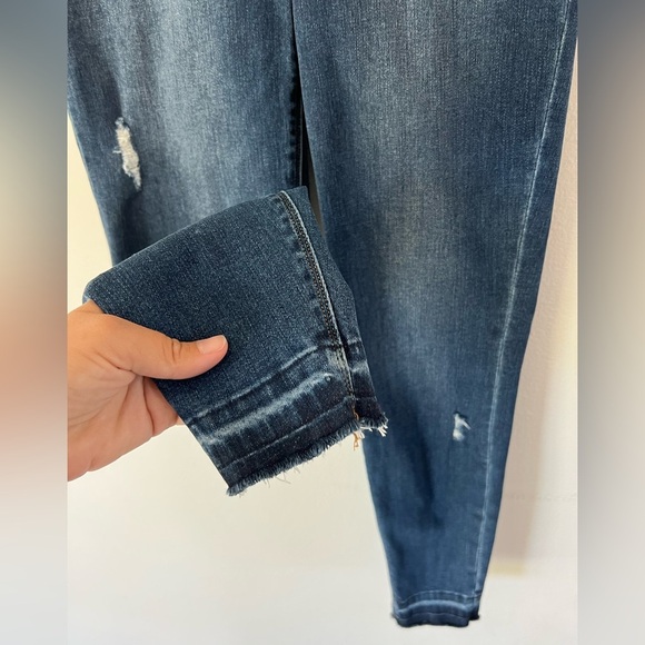 SPANX Distressed Denim Raw Hem Skinny Ankle Length Pull-On Jeans Size Small - Picture 3 of 10